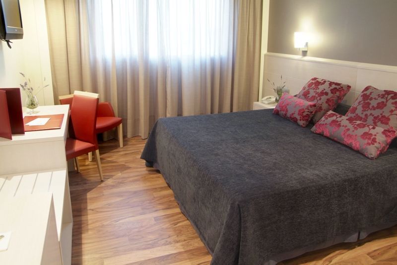 Azz Valencia Tactica Hotel Paterna Kamer foto