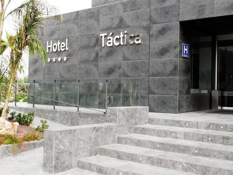 Azz Valencia Tactica Hotel Paterna Buitenkant foto