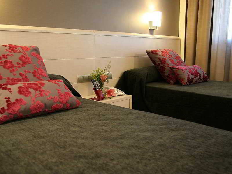 Azz Valencia Tactica Hotel Paterna Buitenkant foto