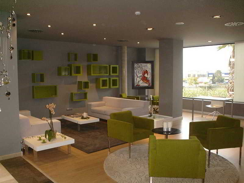Azz Valencia Tactica Hotel Paterna Buitenkant foto